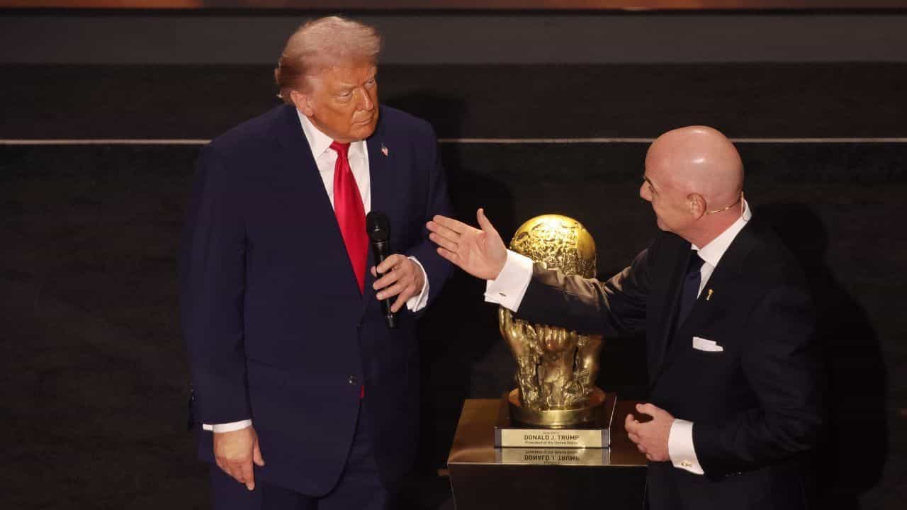 ਆਖਿਰ ਸੁਪਨਾ ਹੋਇਆ ਪੂਰਾ, ਟਰੰਪ ਨੂੰ ਮਿਲ ਹੀ ਗਿਆ ਸ਼ਾਂਤੀ ਪੁਰਸਕਾਰ, ਹੋਇਆ ਬਵਾਲ ਆਖਿਰ ਸੁਪਨਾ ਹੋਇਆ ਪੂਰਾ, ਟਰੰਪ ਨੂੰ ਮਿਲ ਹੀ ਗਿਆ ਸ਼ਾਂਤੀ ਪੁਰਸਕਾਰ, ਹੋਇਆ ਬਵਾਲ