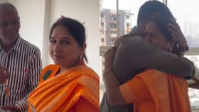 Viral Video: ਬੇਟੇ ਨੇ ਮੰਮੀ-ਪਾਪਾ ਨੂੰ ਦਿੱਤਾ ਅਜਿਹਾ ਸਰਪ੍ਰਾਈਜ, ਹੋ ਗਏ ਇਮੋਸ਼ਨਲ