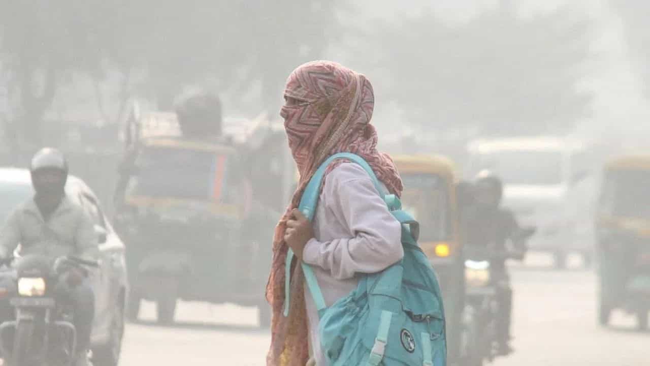 Delhi Pollution: ਦਿੱਲੀ ਦੀ ਹਵਾ ਫਿਰ ਵਿਗੜੀ, AQI 354 ਤੇ ਪਹੁੰਚਿਆ; ਗ੍ਰੇਪ-3 ਦੀਆਂ ਪਾਬੰਦੀਆਂ ਲਾਗੂ