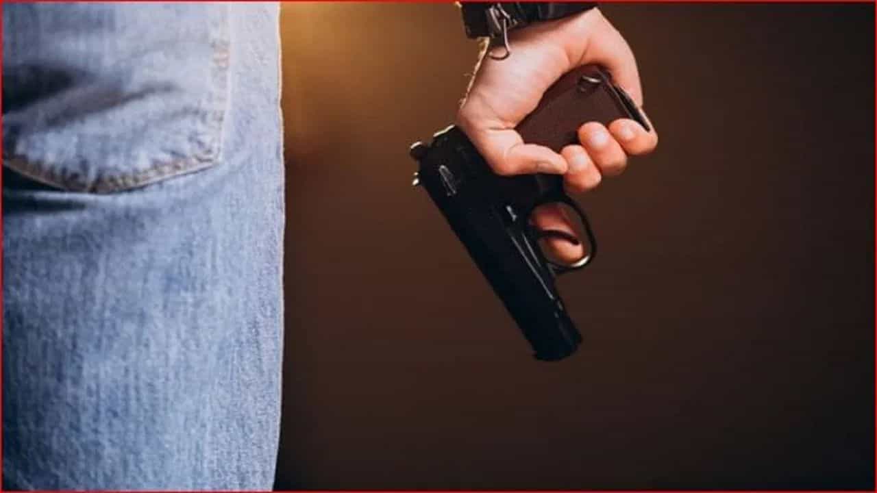 ਜਲੰਧਰ ਦੇ ਆਦਮਪੁਰ ਚ ਨੌਜਵਾਨ ਦਾ ਕਤਲ, ਬਾਈਕ ਸਵਾਰ ਬਦਮਾਸ਼ਾਂ ਨੇ ਮਾਰੀਆਂ ਗੋਲੀਆਂ