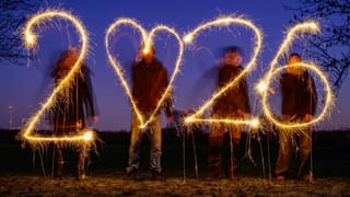 2025 ਨੂੰ ਅਲਵਿਦਾ ਅਤੇ 2026 ਨੂੰ ਸਲਾਮ… ਨਵੇਂ ਸਾਲ ਦੇ ਸਵਾਗਤ ਵਿੱਚ ਇਸ ਤਰ੍ਹਾਂ ਮਨਾਏ ਜਾ ਰਿਹਾ ਦੇਸ਼ ਭਰ ‘ਚ ਜਸ਼ਨ