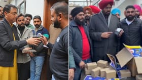 ਮੁੱਖ ਮੰਤਰੀ ਸਿਹਤ ਯੋਜਨਾ: AAP ਆਗੂਆਂ ਨੇ ਵਲੰਟੀਅਰਾਂ ਨੂੰ ਵੰਡੀਆਂ ਮਸ਼ੀਨਾਂ, ਬਣਨਗੇ ਮੁਫ਼ਤ ਹੈਲਥ ਕਾਰਡ...