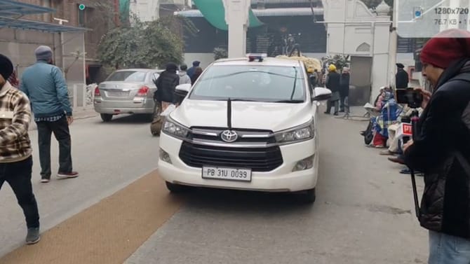 328 ਸਰੂਪ ਮਾਮਲੇ ਦੀ ਜਾਂਚ ਲਈ SGPC ਦੇ ਦਫਤਰਾਂ 'ਚ ਪਹੁੰਚੀ SIT, ਮੰਗੇ ਦਸਤਾਵੇਜ