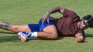 Tilak Varma: ਤਿਲਕ ਵਰਮਾ ਨੂੰ ਅਚਾਨਕ ਕਰਵਾਉਣਾ ਪਿਆ ਆਪ੍ਰੇਸ਼ਨ, ਟੀ-20 ਵਰਲਡ ਕੱਪ ਖੇਡਣ ਤੇ ਮੰਡਰਾਇਆ ਖਤਰਾ