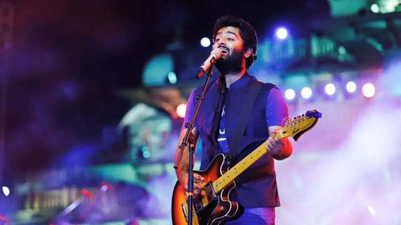 ਅਰਿਜੀਤ ਸਿੰਘ ਵੱਲੋਂ ਪਲੇਬੈਕ ਉਨ੍ਹਾਂ ਤੋਂ ਸੰਨਿਆਸ ਲੈਣ ਦੇ ਐਲਾਨ ਨੇ ਉਨ੍ਹਾਂ ਦੇ ਲੱਖਾਂ ਪ੍ਰਸ਼ੰਸਕਾਂ ਨੂੰ ਨਿਰਾਸ਼ ਕੀਤਾ ਹੈ। ਉਨ੍ਹਾਂਨੇ ਆਪਣੇ ਕਰੀਅਰ ਦੀ ਸ਼ੁਰੂਆਤ ਇੰਡੀਅਨ ਆਈਡਲ ਨਾਲ ਕੀਤੀ ਸੀ ਅਤੇ ਦੁਨੀਆ ਭਰ ਵਿੱਚ ਉਨ੍ਹਾਂਦੇ ਲੱਖਾਂ ਪ੍ਰਸ਼ੰਸਕ ਹਨ।