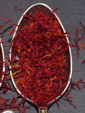 ਕੇਸਰ ਦੇ ਲਾਲ ਰੰਗ ਦਾ ਰਾਜ਼ ਅਤੇ ਇਸਦੇ ਫਾਇਦੇ