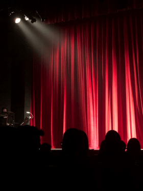 ਸਿਨੇਮਾ ਅਤੇ ਥੀਏਟਰ ਵਿੱਚ 