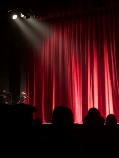 ਸਿਨੇਮਾ ਅਤੇ ਥੀਏਟਰ ਵਿੱਚ “ਲਾਈਮਲਾਈਟ” ਸ਼ਬਦ ਕਿੱਥੋਂ ਆਇਆ?...