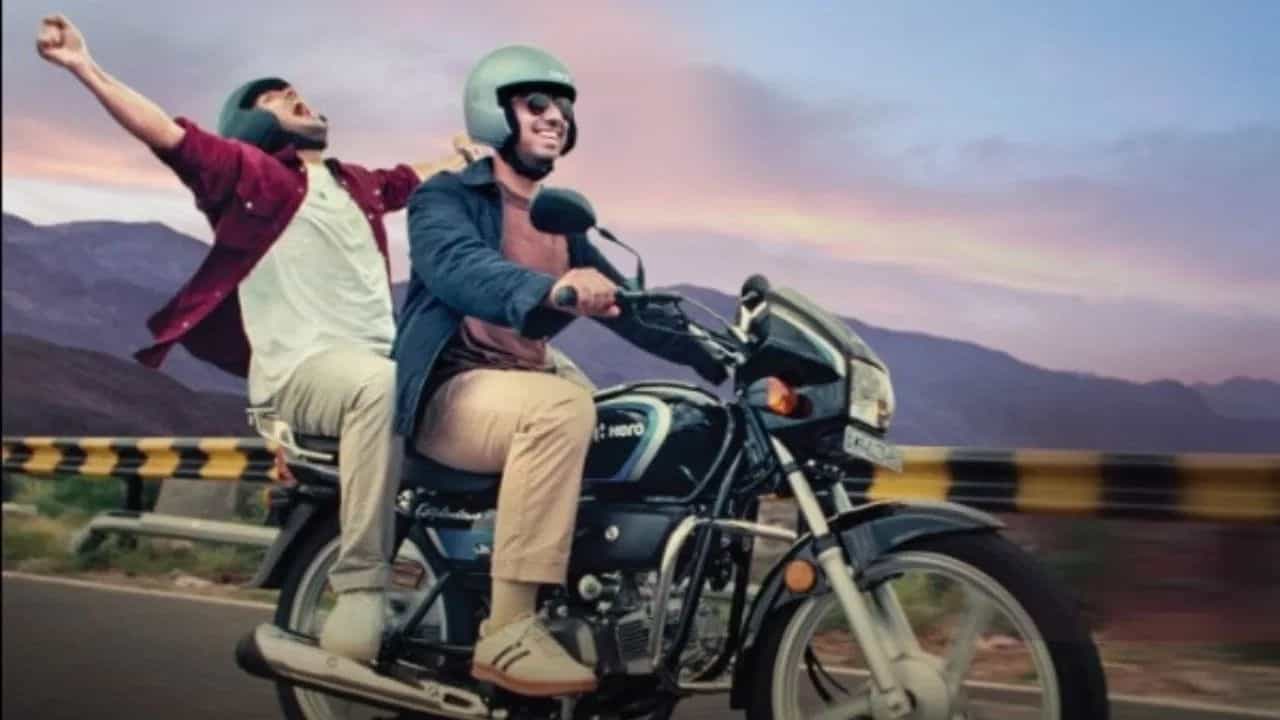 ਹਰ ਰੋਜ਼ ਹਜ਼ਾਰਾ ਯੂਨਿਟ ਵਿਕ ਰਹੀ ਹੀਰੋ ਦੀ ਇਹ ਬਾਈਕ! ਜਾਣੋ ਕਿਉਂ ਬਣੀ ਹੋਈ ਹੈ ਭਾਰਤੀਆਂ ਦੀ ਪਹਿਲੀ ਪਸੰਦ ਹਰ ਰੋਜ਼ ਹਜ਼ਾਰਾ ਯੂਨਿਟ ਵਿਕ ਰਹੀ ਹੀਰੋ ਦੀ ਇਹ ਬਾਈਕ! ਜਾਣੋ ਕਿਉਂ ਬਣੀ ਹੋਈ ਹੈ ਭਾਰਤੀਆਂ ਦੀ ਪਹਿਲੀ ਪਸੰਦ