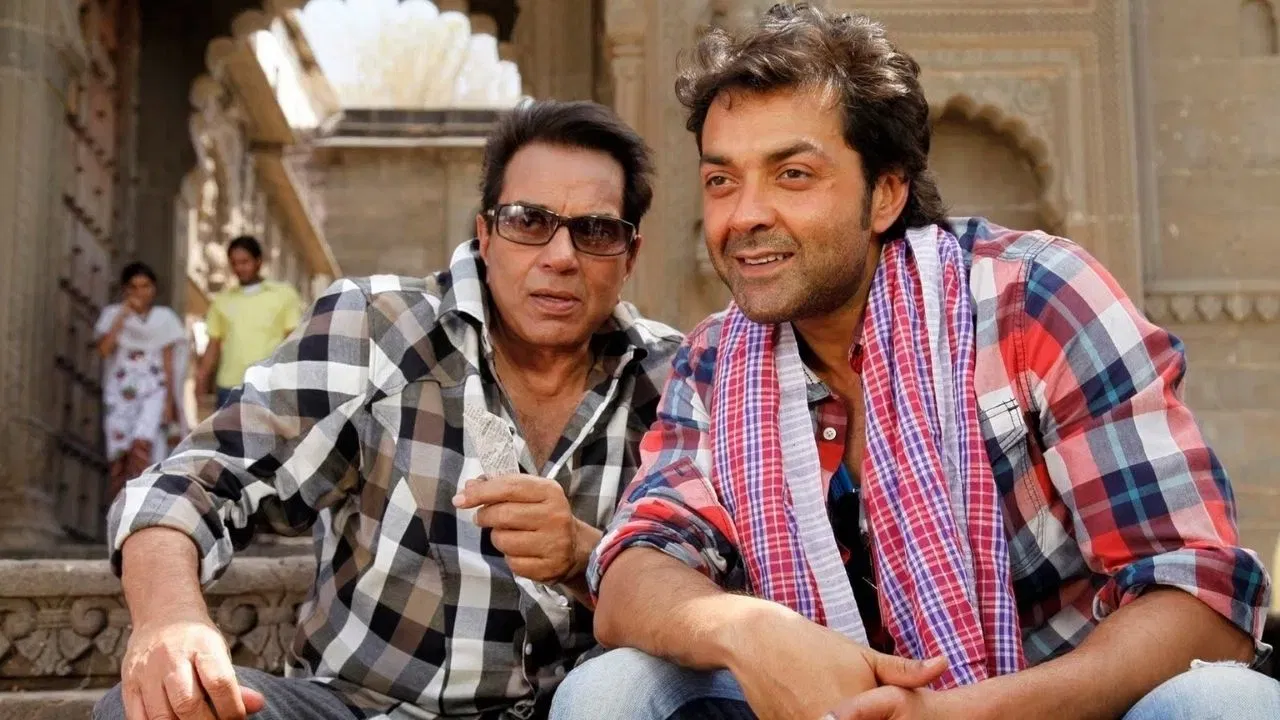 ਧਰਮਿੰਦਰ, ਸੰਨੀ ਦਿਓਲ ਅਤੇ ਬੌਬੀ ਦਿਓਲ ਦੀ ਫਿਲਮ "ਯਮਲਾ ਪਗਲਾ ਦੀਵਾਨਾ" ਵਿੱਚ ਲੋਹੜੀ ਨੂੰ ਸੱਚਮੁੱਚ ਪੂਰੇ ਦੇਸੀ ਅੰਦਾਜ ਵਿੱਚ ਫਿਲਮਾਇਆ ਗਿਆ ਹੈ। ਮੌਜ-ਮਸਤੀ, ਢੋਲ, ਭੰਗੜਾ ਅਤੇ ਪੰਜਾਬੀ ਰੰਗ ਦਰਸ਼ਕਾਂ ਨੂੰ ਹਸਾਉਂਦੇ ਅਤੇ ਮਨੋਰੰਜਨ ਨਾਲ ਭਰ ਦਿੰਦੇ ਹਨ।