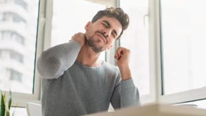 ਗਰਦਨ ਤੇ ਸਿਰ 'ਚ ਦਰਦ? ਹੋ ਸਕਦੈ ਹਾਈ ਬੀਪੀ ਦਾ ਸੰਕੇਤ, ਇੰਝ ਕਰੋ ਬਚਾਅ