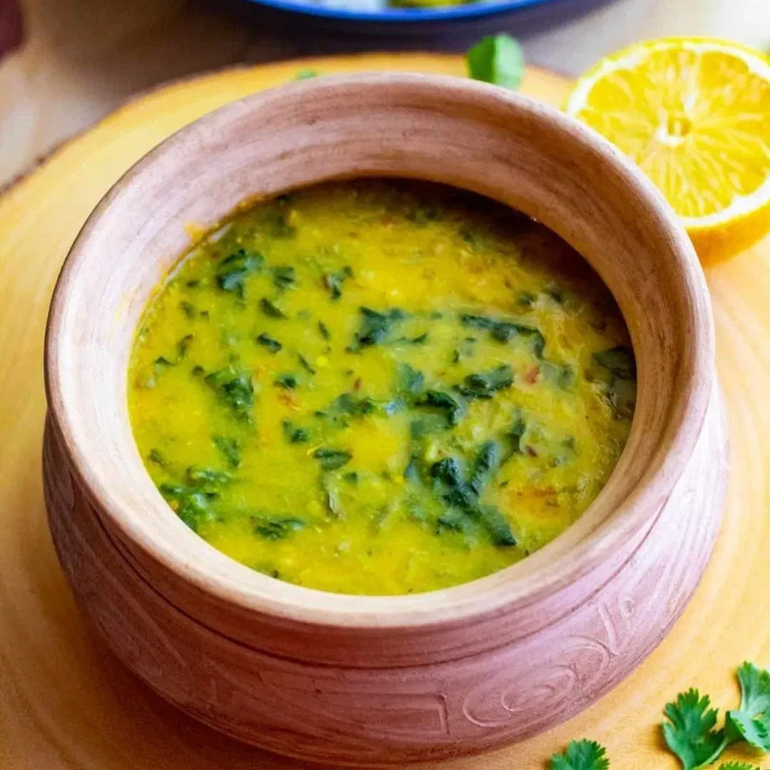 ਦਾਲ ਨਾਲ ਪਾਲਕ: ਤੁਸੀਂ ਵੱਖ-ਵੱਖ ਕਿਸਮਾਂ ਦੀਆਂ ਦਾਲਾਂ ਨਾਲ ਪਾਲਕ ਦੀ ਸਬਜੀ ਬਣਾ ਸਕਦੇ ਹੋ। ਇਸ ਤਰ੍ਹਾਂ, ਤੁਹਾਨੂੰ ਆਇਰਨ ਅਤੇ ਪ੍ਰੋਟੀਨ ਦੋਵੇਂ ਮਿਲਣਗੇ, ਕਿਉਂਕਿ ਦਾਲ ਪਲਾਂਟ ਬੇਸਡ ਪ੍ਰੋਟੀਨ ਦਾ  ਵਧੀਆ ਸਰੋਤ ਹੈ। ਇਹ ਦਾਲ ਦੇ ਸੁਆਦ ਨੂੰ ਵੀ ਵਧਾਉਂਦਾ ਹੈ। ਚਿੱਤਰ: ciahomaha