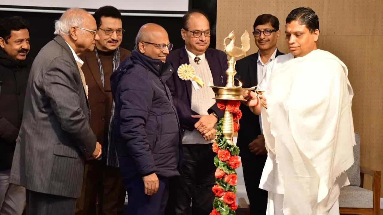 ਸਿਹਤ ਸੰਭਾਲ ਅਤੇ ਪ੍ਰਬੰਧਨ ਹੁਨਰਾਂ ਨੂੰ ਸਮਾਰਟ ਤਕਨਾਲੋਜੀ ਨਾਲ ਕਿਵੇਂ ਬਣਾਈਏ ਬੇਹਤਰ? ਪਤੰਜਲੀ ਯੂਨੀਵਰਸਿਟੀ ਦੇ ਸੈਮੀਨਾਰ ਵਿੱਚ ਮਾਹਿਰਾਂ ਨੇ ਦੱਸਿਆ