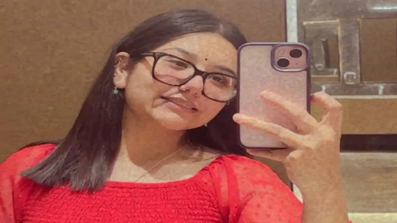 ਜਲੰਧਰ: ਜਨਮਦਿਨ ਤੇ ਨਵੇਂ ਸਾਲ ਦੀ ਖੁਸ਼ੀ ਮਾਤਮ ਚ ਬਦਲੀ... ਸ਼ਿਵਸੈਨਾ ਆਗੂ ਦੀ ਧੀ ਦੀ ਬਾਥਰੂਮ ਚ ਮੌਤ, ਗੀਜਰ ਦੀ ਗੈਸ ਨਾਲ ਘੁੱਟਿਆ ਦਮ