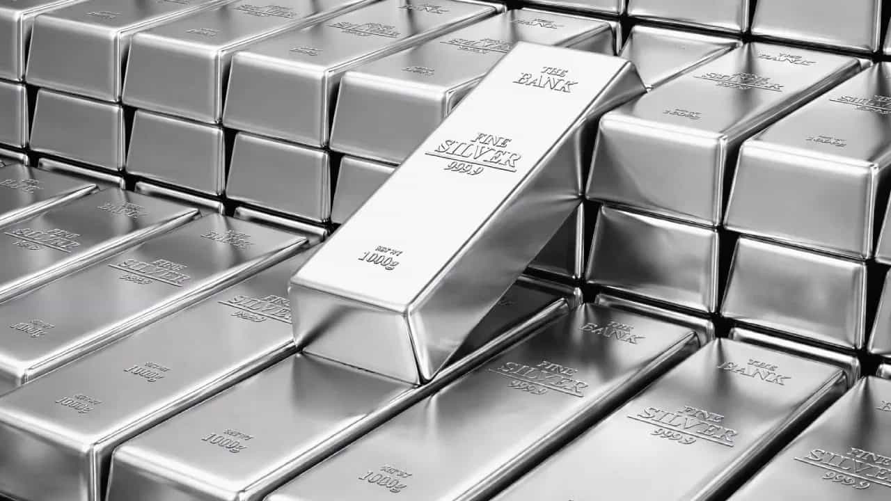 ਮੁੱਧੇ ਮੁੰਹ ਡਿੱਗੀ ਚਾਂਦੀ, ਇੱਕ ਝਟਕੇ ਵਿੱਚ 60,000 ਤੱਕ ਟੁੱਟੀਆਂ ਕੀਮਤਾਂ, ਬਾਜ਼ਾਰ ਵਿੱਚ ਮੱਚਿਆ ਹਾਹਾਕਾਰ!