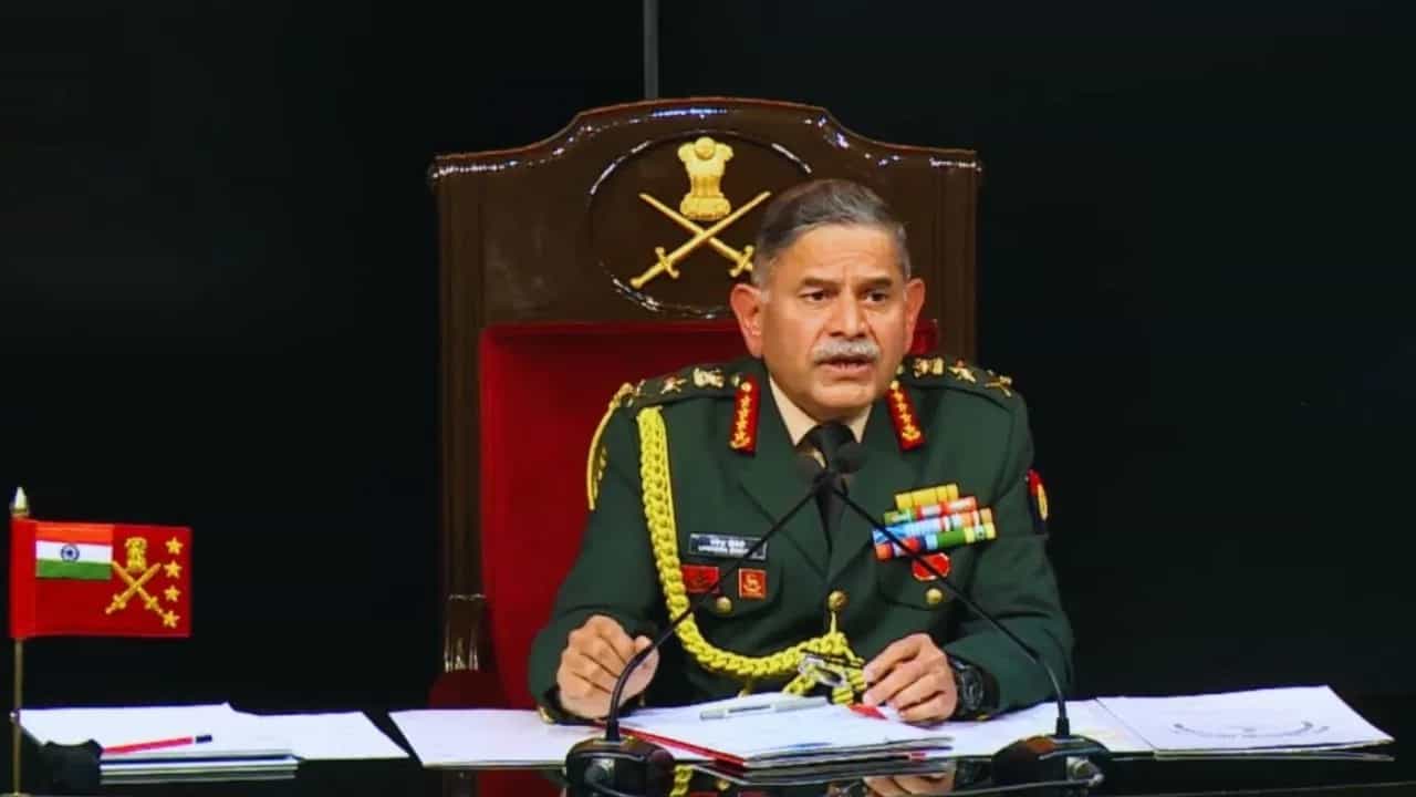 ਆਪ੍ਰੇਸ਼ਨ ਸਿੰਦੂਰ ਅਜੇ ਵੀ ਜਾਰੀ... ਮੁੜ ਕੀਤੀ ਹਿਮਾਕਤ ਤਾਂ ਮਿਲੇਗਾ ਕਰਾਰਾ ਜਵਾਬ, ਫੌਜ ਮੁਖੀ ਦੀਆਂ ਪਾਕਿਸਤਾਨ ਨੂੰ ਖਰੀਆਂ-ਖਰੀਆਂ