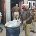 ਫਾਜ਼ਿਲਕਾ ‘ਚ ਪੁਲਿਸ ਦਾ ਵੱਡਾ ਐਕਸ਼ਨ, 6000 ਲੀਟਰ ਸ਼ਰਾਬ ਬਰਾਮਦ, ਨੌਜਵਾਨ ਨੇ ਕੀਤਾ ਹੰਗਾਮਾ