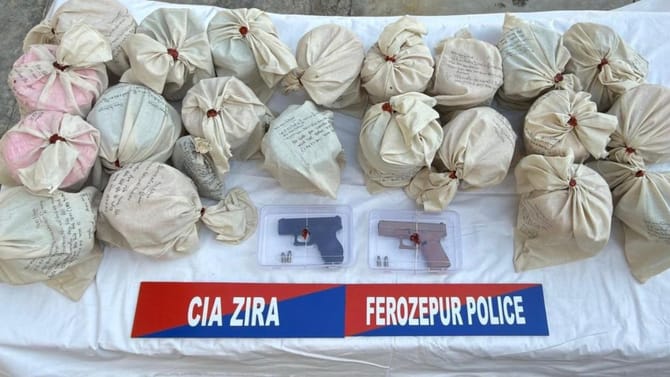 ਫਿਰੋਜ਼ਪੁਰ: 110 ਕਰੋੜ ਦੀ ਹੈਰੋਇਨ ਤੇ ਪਿਸਤੌਲਾਂ ਸਣੇ 4 ਨਸ਼ਾ ਤਸਕਰ ਗ੍ਰਿਫ਼ਤਾਰ