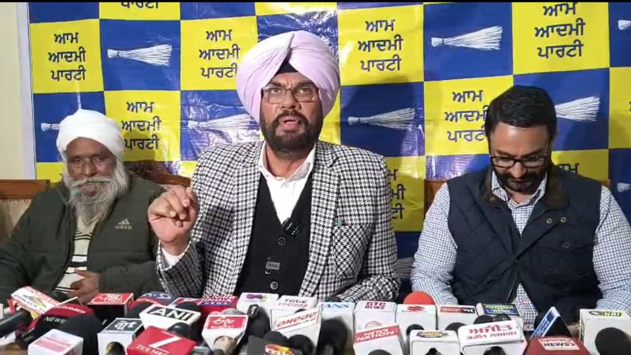 ਕੁਲਦੀਪ ਧਾਲੀਵਾਲ ਦਾ ਵੱਡਾ ਦਾਅਵਾ: ਪੰਜਾਬ ਦੇ 65 ਲੱਖ ਪਰਿਵਾਰਾਂ ਨੂੰ ਮਿਲੇਗਾ 10 ਲੱਖ ਤੱਕ ਦਾ ਬਿਲਕੁਲ ਮੁਫ਼ਤ ਇਲਾਜ