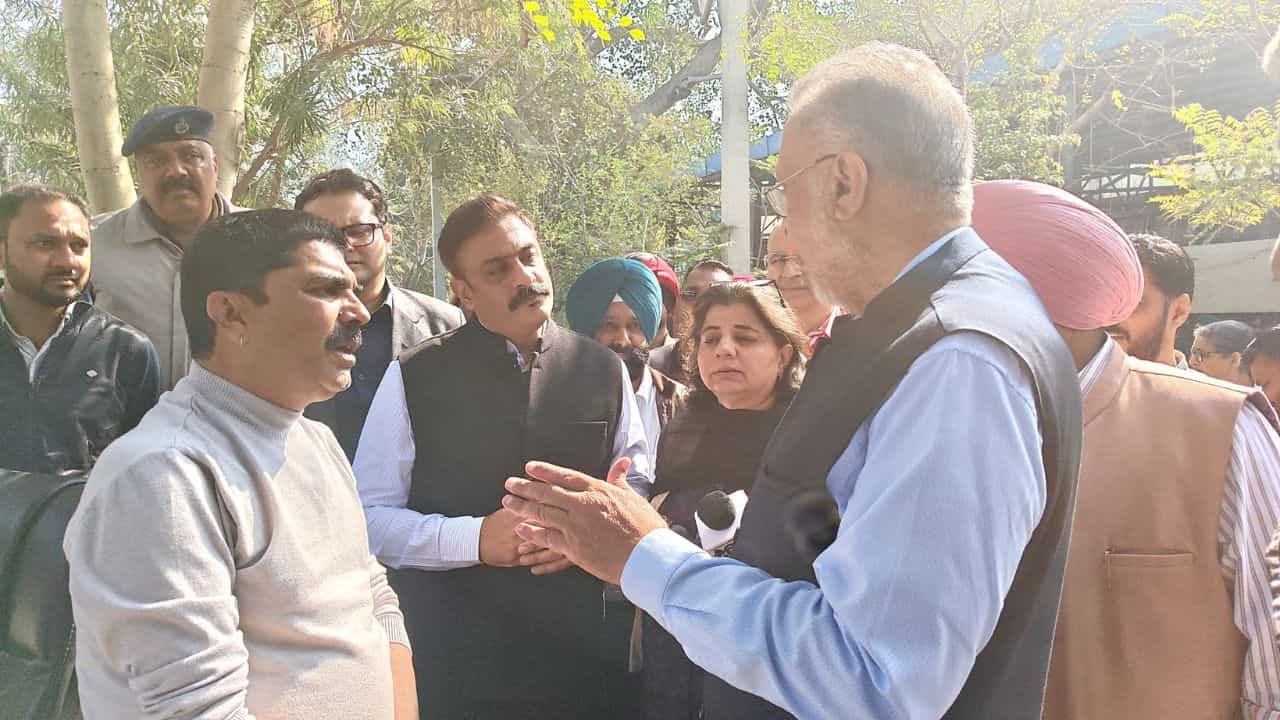 ਸਿਹਤ ਮੰਤਰੀ ਬਲਬੀਰ ਸਿੰਘ ਨੇ ਲੁਧਿਆਣਾ ਚ ਅਧਿਕਾਰੀਆਂ ਨਾਲ ਕੀਤੀ ਬੈਠਕ, ਕੇਂਦਰ ਸਰਕਾਰ ਤੇ ਸਾਧਿਆ ਨਿਸ਼ਾਨਾ