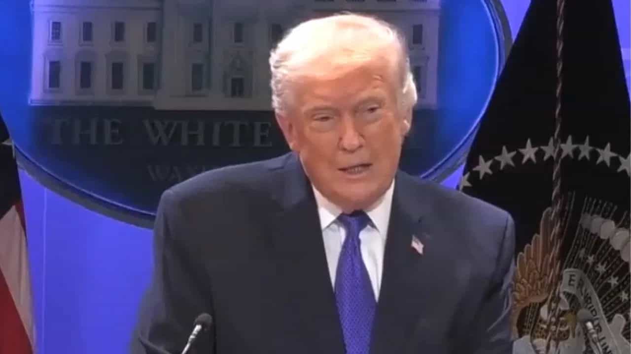 ਟਰੰਪ ਨੇ ਗਲੋਬਲ ਟੈਰਿਫ਼ ਚ ਫਿਰ ਕੀਤਾ ਬਦਲਾਅ, ਹੁਣ 10 ਫੀਸਦੀ ਤੋਂ ਵਧਾ ਕੇ ਕੀਤਾ 15 ਫੀਸਦੀ