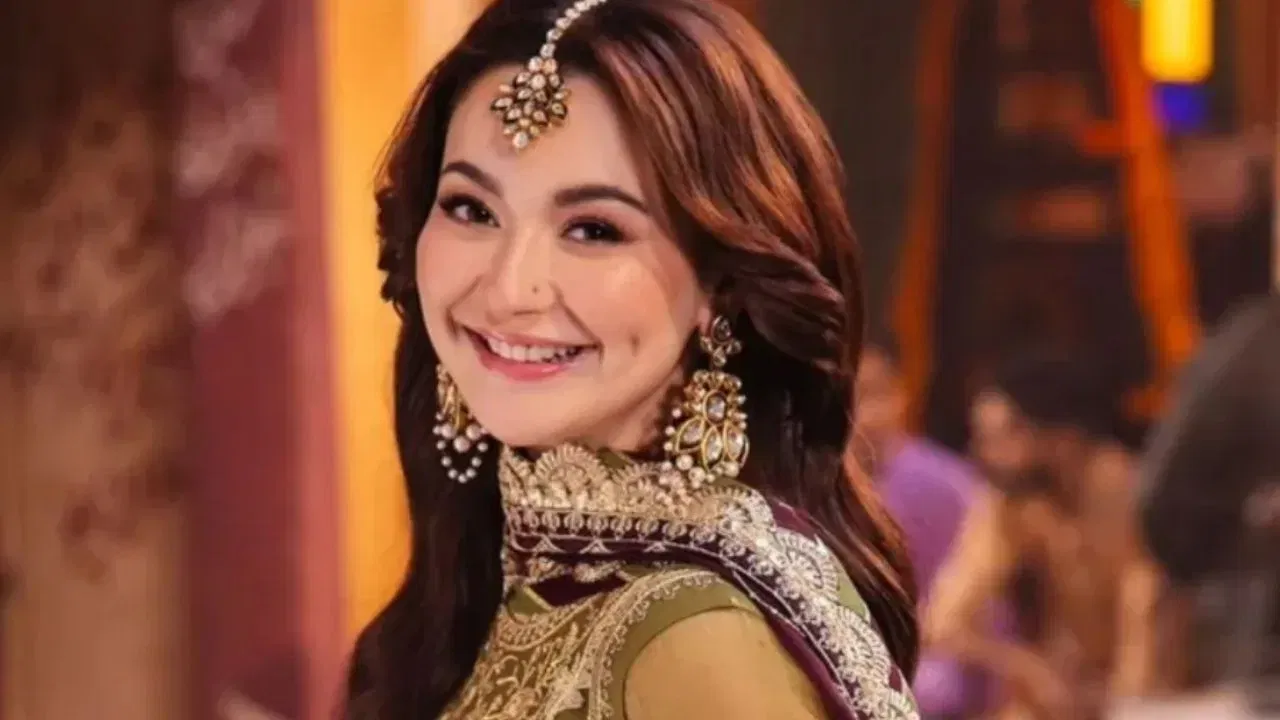 ਇੱਕ ਪੋਸਟ ਵਿੱਚ, ਜਦੋਂ ਇੱਕ ਫੈਨ ਨੇ ਅਦਾਕਾਰਾ ਨੂੰ ਪੁੱਛਿਆ ਕਿ ਕੀ ਨਿਕਾਹ "ਸਹਿਰੀ ਤੋਂ ਬਾਅਦ ਜਾਂ ਇਫਤਾਰ ਤੋਂ ਬਾਅਦ" ਹੋਵੇਗਾ, ਤਾਂ ਹਾਨੀਆ ਨੇ ਮਜ਼ਾਕ ਵਿੱਚ "ਦੁਪਹਿਰ ਜੁੰਮਾ" ਵਰਗ੍ਹਾ ਜਵਾਬ ਦਿੱਤਾ।  ਇਸ ਨਾਲ ਇਹ ਮਾਮਲਾ ਹੋਰ ਵੀ ਦਿਲਚਸਪ ਹੋ ਗਿਆ ਅਤੇ ਲੋਕਾਂ ਵਿਚਾਲੇ ਹੋਰ ਚਰਚਾ ਛਿੜ ਗਈ।