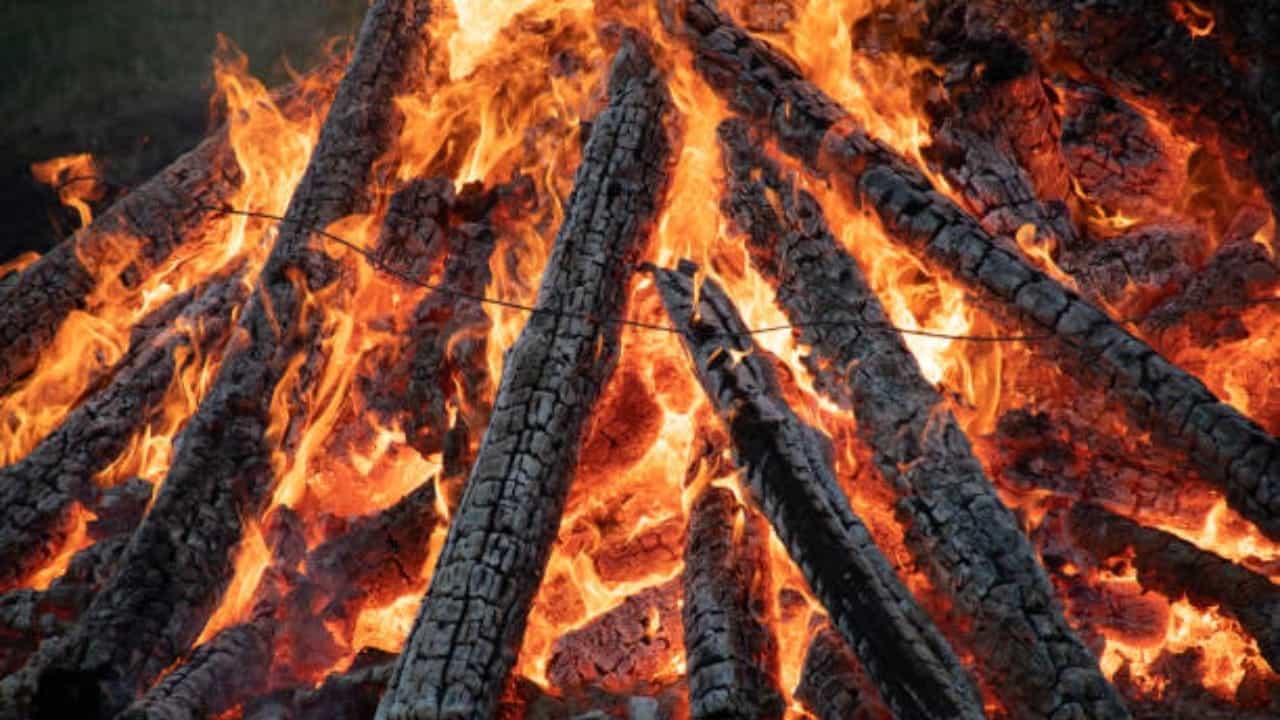 Holika Dahan 2026: ਚੰਦਰ ਗ੍ਰਹਿਣ ਦੌਰਾਨ ਕਦੋਂ ਕੀਤਾ ਜਾਵੇਗਾ ਹੋਲਿਕਾ ਦਹਨ, ਜਾਣੋ ਸ਼ੁਭ ਸਮਾਂ ਅਤੇ ਵਿਧੀ?