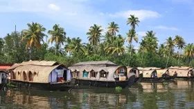 ਹਨੀਮੂਨ ਲਈ ਕੇਰਲ ਜਾਣ ਦਾ ਹੈ ਪਲਾਨ, ਇਹ 5 ਥਾਵਾਂ ਜ਼ਰੂਰ ਕਰੋ EXPLORE...