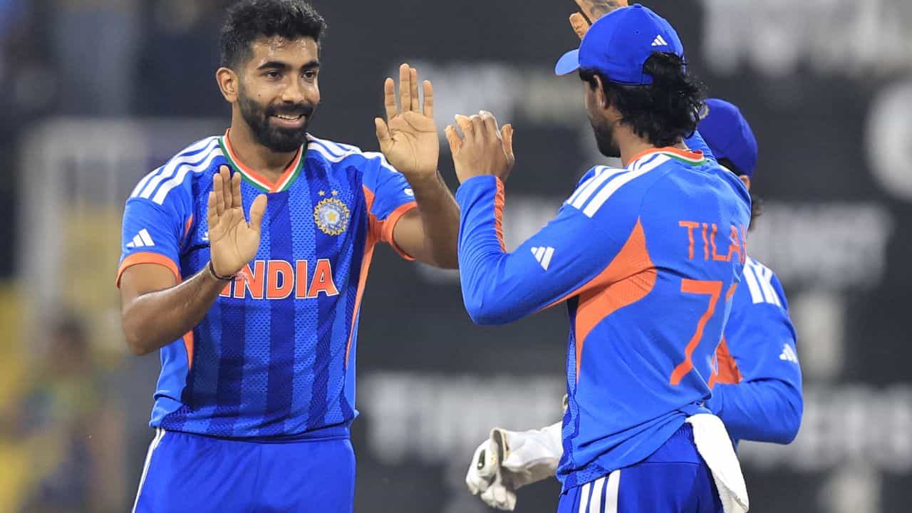 IND vs PAK: ਭਾਰਤ ਦੇ ਖ਼ਿਲਾਫ਼ ਫਿਰ ਬਿਖਰੀ ਪਾਕਿਸਤਾਨੀ ਟੀਮ, ਟਾਸ ਜਿੱਤ ਕੇ ਪਹਿਲਾਂ ਫੀਲਡਿੰਗ ਦਾ ਫੈਸਲਾ ਪਿਆ ਪੁੱਠਾ IND vs PAK: ਭਾਰਤ ਦੇ ਖ਼ਿਲਾਫ਼ ਫਿਰ ਬਿਖਰੀ ਪਾਕਿਸਤਾਨੀ ਟੀਮ, ਟਾਸ ਜਿੱਤ ਕੇ ਪਹਿਲਾਂ ਫੀਲਡਿੰਗ ਦਾ ਫੈਸਲਾ ਪਿਆ ਪੁੱਠਾ