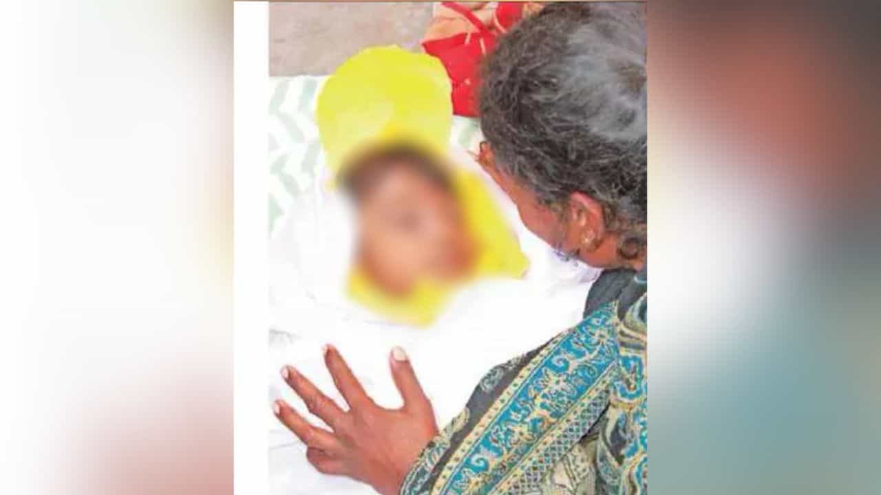 Shocking News: ਰੋ ਰਹੀ ਸੀ ਧੀ... ਜ਼ਾਲਮ ਪਿਤਾ ਨੇ ਚੁੱਪ ਕਰਵਾਉਣ ਲਈ ਪਿਲਾਈ ਸ਼ਰਾਬ, ਚੁੱਕ ਕੇ ਸੁੱਟਿਆ ਤੇ ਫਿਰ ਘੁੱਟ ਦਿੱਤਾ ਗਲਾ