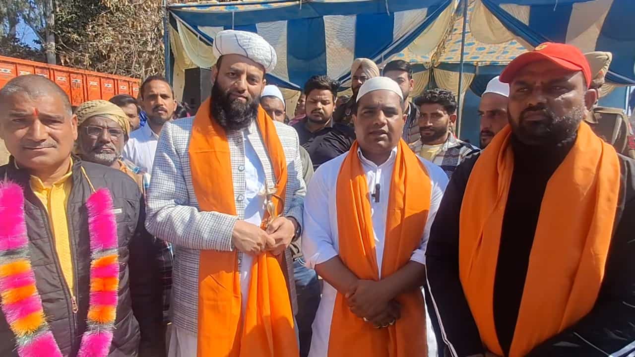 ਭਾਈਚਾਰਾ ਤੇ ਆਪਸੀ ਸਾਂਝ ਦੀ ਮਿਸਾਲ... ਮੁਹਾਲੀ ਚ ਮੁਸਲਮਾਨ ਨੇ ਮੰਦਰ ਲਈ ਦਾਨ ਕੀਤੀ ਜ਼ਮੀਨ