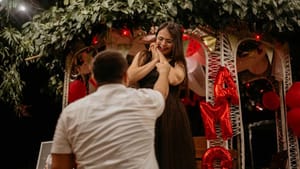 ਅੰਗੂਠੀ ਜਾਂ ਗੁਲਾਬ ਨਹੀਂ... ਇਹ ਤੋਹਫ਼ੇ ਦੇ ਕੇ ਕਰੋ ਪ੍ਰਪੋਜ਼, ਜਵਾਬ ਹੋਵੇਗਾ ਹਾਂ!