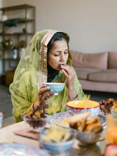 ਖਾਣ-ਪੀਣ ਸੰਬੰਧੀ ਉਹ ਗਲਤੀਆਂ ਜੋ ਰਮਜ਼ਾਨ ਦੌਰਾਨ ਕਰਦੇ ਹਨ ਲੋਕ...