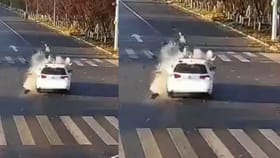 ਤੇਜ਼ ਰਫ਼ਤਾਰ ਕਾਰ ਨਾਲ ਹੋਈ ਸਕੂਟਰ ਦੀ ਟੱਕਰ, VIDEO ਵੇਖ ਕੇ ਦਹਿਸ਼ਤ ਵਿੱਚ ਲੋਕ