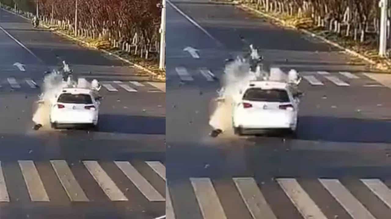 Shocking Video: ਤੇਜ਼ ਰਫ਼ਤਾਰ ਕਾਰ ਨਾਲ ਹੋਈ ਸਕੂਟਰ ਦੀ ਟੱਕਰ, ਫੁੱਟਬਾਲ ਵਾਂਗ ਉੱਛਲਿਆ ਸ਼ਖਸ...ਪਲਕ ਝਪਕਦੇ ਹੀ ਖਤਮ ਹੋਈ ਜਿੰਦਗੀ