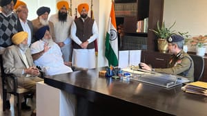 DGP ਨੂੰ ਮਿਲਣ ਪਹੁੰਚੇ ਸੁਖਬੀਰ ਬਾਦਲ, ਬੋਲੇ - 'ਮੈਨੂੰ ਕਰੋ ਗ੍ਰਿਫ਼ਤਾਰ'