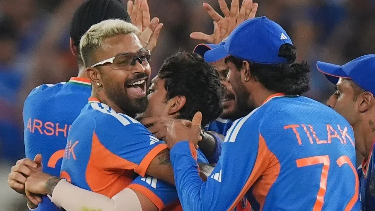 ਅਜੀਤ ਅਗਰਕਰ ਨੇ ਸੂਰਿਆਕੁਮਾਰ ਯਾਦਵ ਨੂੰ ਟੀ-20 ਅੰਤਰਰਾਸ਼ਟਰੀ ਕਪਤਾਨ ਨਿਯੁਕਤ ਕੀਤਾ। ਇਹ ਫੈਸਲਾ ਬਹੁਤ ਵਿਵਾਦਪੂਰਨ ਸੀ, ਕਿਉਂਕਿ ਪ੍ਰਸ਼ੰਸਕਾਂ ਅਤੇ ਹੋਰ ਕ੍ਰਿਕਟ ਮਾਹਰਾਂ ਦਾ ਮੰਨਣਾ ਸੀ ਕਿ ਹਾਰਦਿਕ ਪੰਡਯਾ ਨੂੰ ਕਪਤਾਨੀ ਦਿੱਤੀ ਜਾਣੀ ਚਾਹੀਦੀ ਸੀ। ਹਾਲਾਂਕਿ, ਅਜੀਤ ਅਗਰਕਰ ਨੇ ਸੂਰਿਆ ਨੂੰ ਚੁਣਿਆ, ਅਤੇ ਟੀਮ ਇੰਡੀਆ ਹੁਣ ਚੈਂਪੀਅਨ ਬਣ ਗਈ।