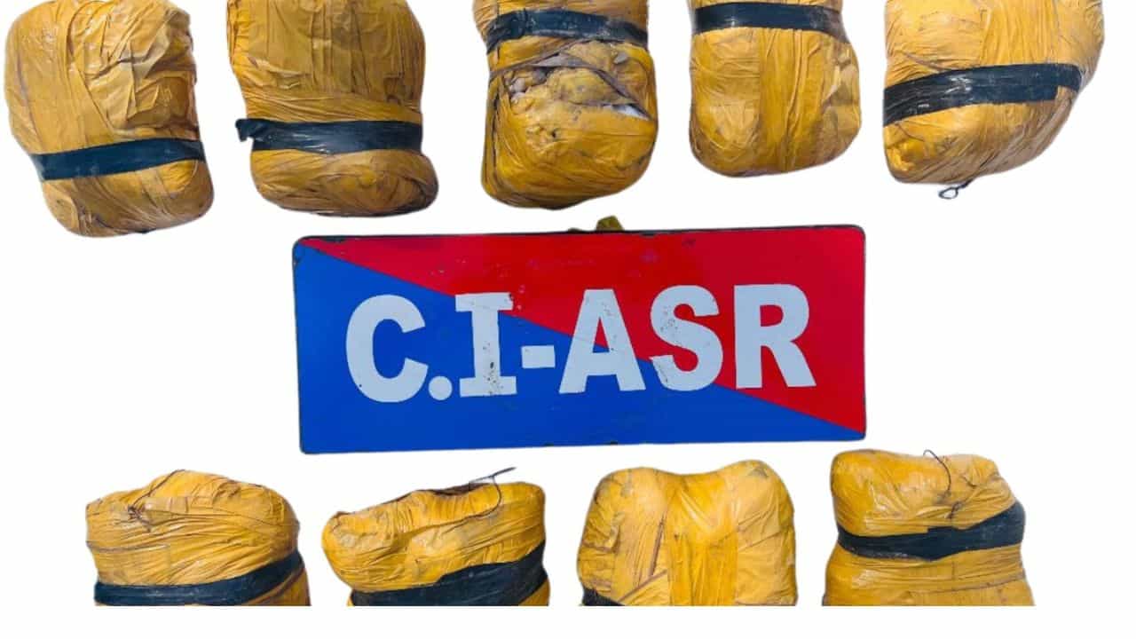 ਅੰਮ੍ਰਿਤਸਰ ਵਿੱਚ 9 ਕਿਲੋ ਹੈਰੋਇਨ ਸਮੇਤ ਤਸਕਰ ਕਾਬੂ, ਪਾਕਿਸਤਾਨ ਤੋਂ ਚੱਲ ਰਿਹਾ ਸੀ ਨੈੱਟਵਰਕ, ਸਪਲਾਇਰਾਂ ਦੀ ਭਾਲ ਕਰ ਰਹੀ ਪੁਲਿਸ