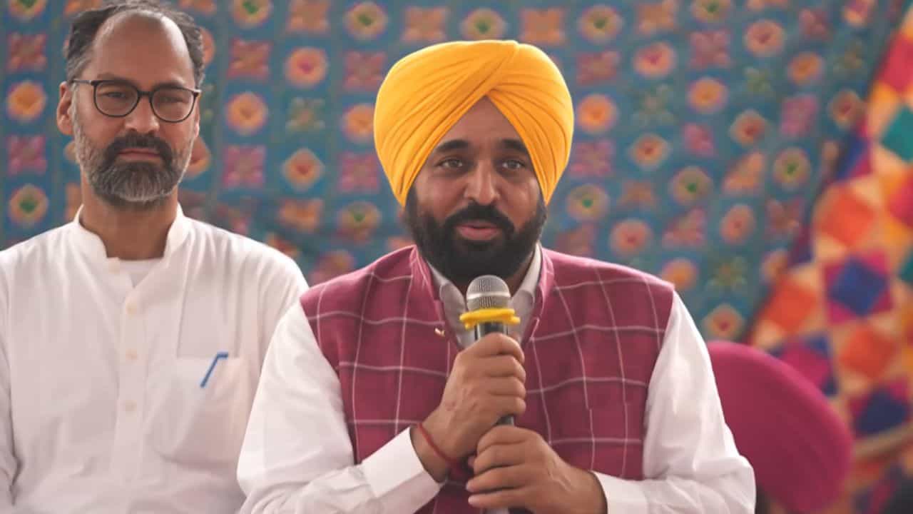 ਜਲੰਧਰ ਦੇ ਆਦਮਪੁਰ ਚ ਸੀਐਮ ਮਾਨ ਨੇ ਕੀਤੀ ਲੋਕ ਮਿਲਣੀ, ਸਮੱਸਿਆਵਾਂ ਦਾ ਜਾਣਿਆ ਹਾਲ