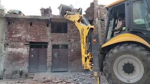 ਅੰਮ੍ਰਿਤਸਰ 'ਚ ਨਸ਼ਾ ਤਸਕਰ 'ਤੇ ਐਕਸ਼ਨ, ਪੁਲਿਸ ਨੇ ਗੈਰਕਾਨੂੰਨੀ ਜਾਇਦਾਦ ਨੂੰ ਢਾਇਆ