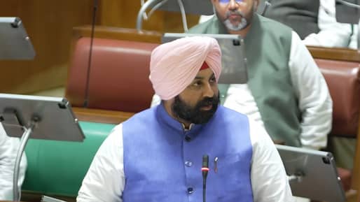 ਪੰਜਾਬ ਦੇ ਸਿੱਖਿਆ ਮੰਤਰੀ ਦਾ ਬਿਆਨ, ਹਾਦਸੇ ‘ਚ ਮਰਨ ਵਾਲੇ ਅਧਿਆਪਕ ਨੂੰ ਮਿਲਣਗੇ 1 ਕਰੋੜ ਰੁਪਏ, ਬੈਂਕਾਂ ਨਾਲ ਚੱਲ ਰਹੀ ਗੱਲਬਾਤ