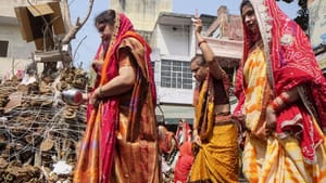 ਹੋਲਿਕਾ ਦੀ ਅਗਨੀ ਦੇ ਕਿੰਨੇ ਫੇਰੇ ਹੁੰਦੇ ਹਨ ਸ਼ੁਭ? ਜਾਣੋ ਕੀ ਹੈ ਸਹੀ ਸੰਖਿਆ ਹੋਲਿਕਾ ਦੀ ਅਗਨੀ ਦੇ ਕਿੰਨੇ ਫੇਰੇ ਹੁੰਦੇ ਹਨ ਸ਼ੁਭ? ਜਾਣੋ ਕੀ ਹੈ ਸਹੀ ਸੰਖਿਆ