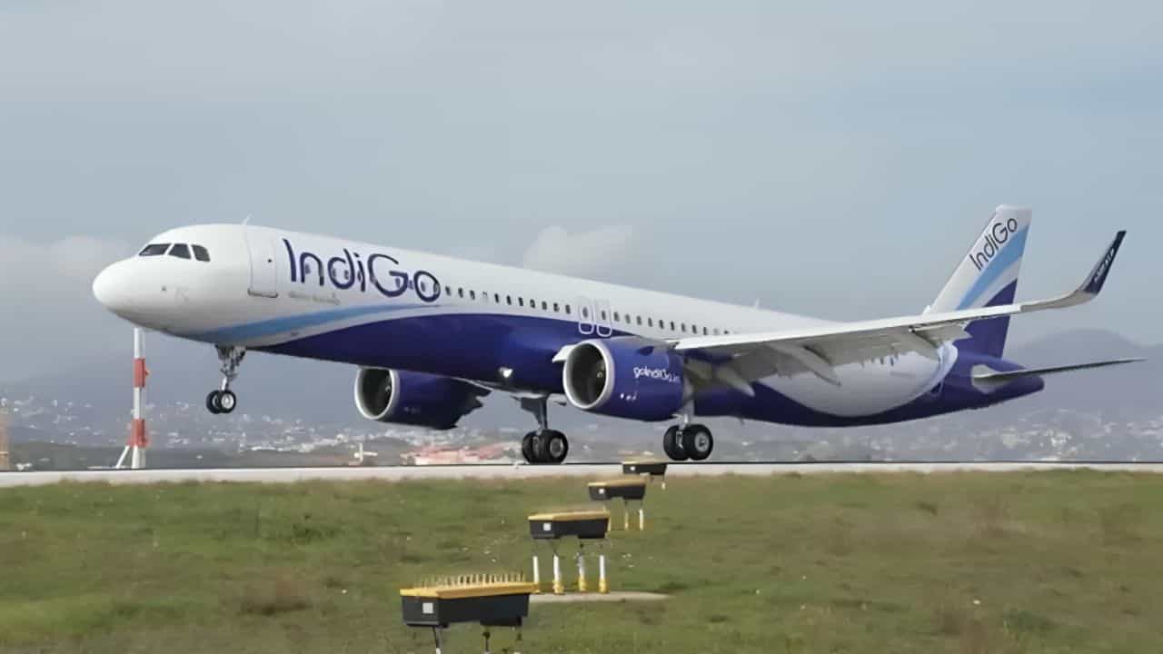 ਦਿੱਲੀ ਹਵਾਈ ਅੱਡੇ ਤੇ ਇੰਡੀਗੋ ਫਲਾਈਟ ਦੀ ਅਮਰਜੈਂਸੀ ਲੈਂਡਿੰਗ, ਵਿਸ਼ਾਖਾਪਟਨਮ ਤੋਂ ਆ ਰਿਹਾ ਸੀ ਜਹਾਜ਼