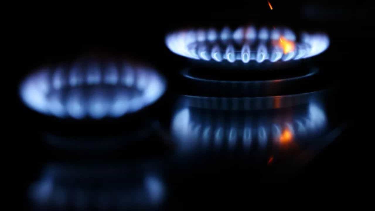 ਜੇਕਰ PNG ਕੁਨੈਕਸ਼ਨ ਲੈਣ ਤੋਂ ਕੀਤਾ ਇਨਕਾਰ, ਤਾਂ ਕੱਟ ਦਿੱਤੀ ਜਾਵੇਗੀ LPG ਸਪਲਾਈ; ਸਰਕਾਰ ਦਾ ਆਦੇਸ਼ ਜੇਕਰ PNG ਕੁਨੈਕਸ਼ਨ ਲੈਣ ਤੋਂ ਕੀਤਾ ਇਨਕਾਰ, ਤਾਂ ਕੱਟ ਦਿੱਤੀ ਜਾਵੇਗੀ LPG ਸਪਲਾਈ; ਸਰਕਾਰ ਦਾ ਆਦੇਸ਼