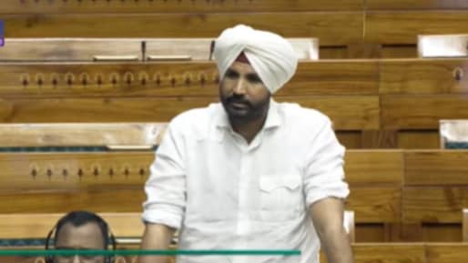 ਬੰਦੀ ਸਿੱਖਾਂ ਦੀ ਰਿਹਾਈ ‘ਤੇ ਭਖੀ ਸਿਆਸਤ, ਵੜਿੰਗ ਬੋਲੇ- ਰਵਨੀਤ ਬਿੱਟੂ ਅਤੇ ਹਰਸਿਮਰਤ ਕੌਰ ਕਰ ਰਹੇ ਵਿਰੋਧ