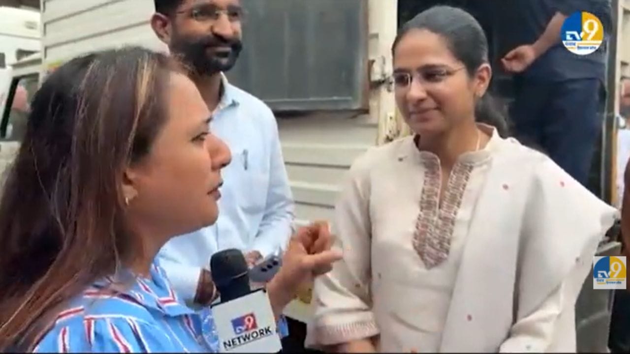 UPSC 'ਚ ਸੈਲੇਕਟ ਹੋਈ ਕੁੜੀ ਦਾ ਵਿਧਾਨਸਭਾ 'ਚ ਸਨਮਾਨ, ਕੁੜੀਆਂ ਨੂੰ ਦਿੱਤਾ Success Mantra