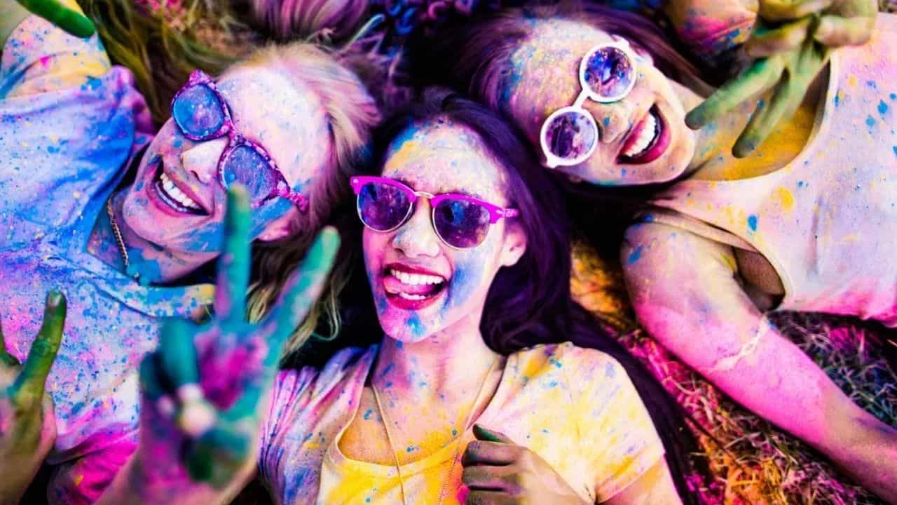 Holi Party Tips: ਹੋਲੀ ਪਾਰਟੀ ਨੂੰ ਬਣਾਉਣਾ ਹੈ ਸੁਪਰਹਿੱਟ? ਅਪਣਾਓ ਇਹ ਕ੍ਰਿਏਟਿਵ ਆਈਡੀਆਜ਼ Holi Party Tips: ਹੋਲੀ ਪਾਰਟੀ ਨੂੰ ਬਣਾਉਣਾ ਹੈ ਸੁਪਰਹਿੱਟ? ਅਪਣਾਓ ਇਹ ਕ੍ਰਿਏਟਿਵ ਆਈਡੀਆਜ਼