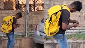 Viral Video: ਮੂੰਹ ‘ਚ ਬੀੜੀ ਤੇ ਹੱਥ ‘ਚ ਲਾਈਟਰ… ਨਸ਼ੇ ਨਾਲ ਧੁੱਤ ਡਿਲੀਵਰੀ ਬੁਆਏ ਘੰਟਿਆਂ ਤੱਕ ਹਿੱਲ ਨਹੀਂ ਪਾਇਆ...