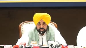 ਸਕੂਲ ਤੋਂ ਗੈਰ-ਹਾਜ਼ਰ ਹੋਣ 'ਤੇ ਬੱਚਿਆਂ ਦੇ ਮਾਪਿਆਂ ਨੂੰ ਭੇਜੀ ਜਾਵੇਗੀ ਡਿਟੇਲ: CM ਸਕੂਲ ਤੋਂ ਗੈਰ-ਹਾਜ਼ਰ ਹੋਣ 'ਤੇ ਬੱਚਿਆਂ ਦੇ ਮਾਪਿਆਂ ਨੂੰ ਭੇਜੀ ਜਾਵੇਗੀ ਡਿਟੇਲ: CM