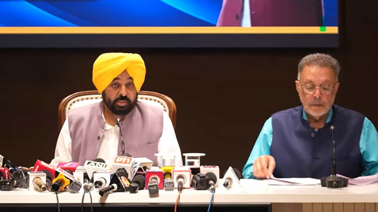 ਸਿਹਤ ਬੀਮਾ ਯੋਜਨਾ, ਆਮ ਆਦਮੀ ਕਲੀਨਿਕ ਤੇ ਰਿਕਾਰਡ ਭਰਤੀ... ਸਿਹਤ ਵਿਭਾਗ ਚ ਅਜਿਹੇ ਰਹੇ ਮਾਨ ਸਰਕਾਰ ਦੇ 4 ਸਾਲ